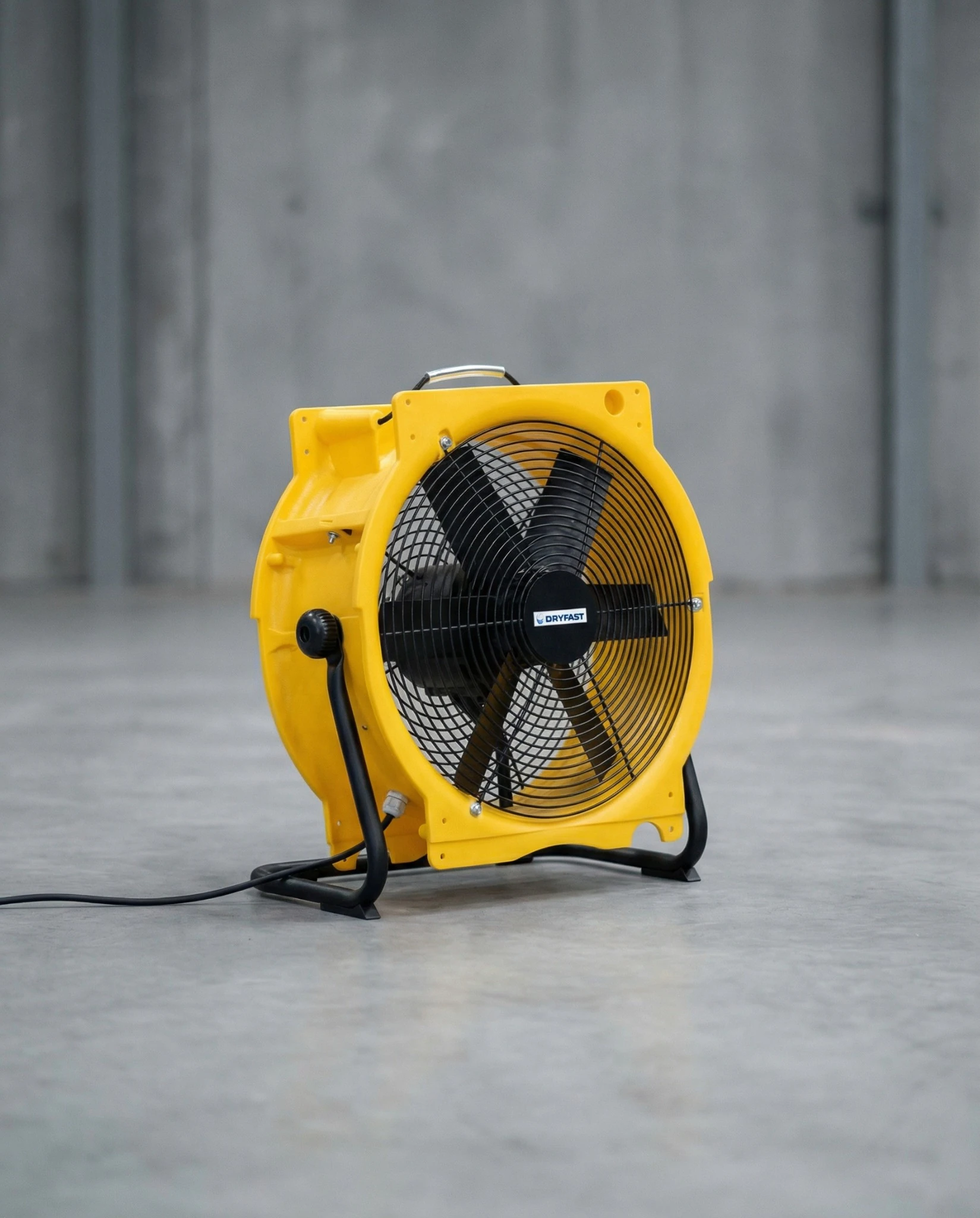 Industriële ventilator voor ventilatie, droging en luchtcirculatie op bouwplaatsen